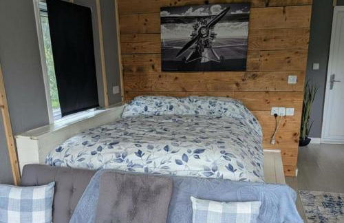 Tranquil Cabin Retreat- Sleeps 2 Parking - Foto 9
