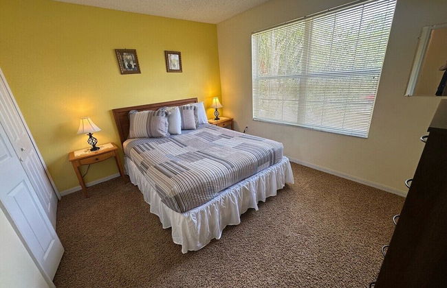 South Facing Pool Home - Room for the Whole Family! - Photo 7