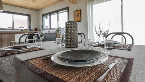 Cozy House Close to Les Salines Royales with Parking and WiFi - Foto 2