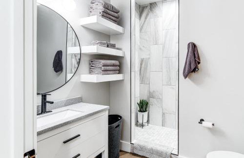 Family Retreat with Fire Pit and Yard in Mineral City - Foto 16