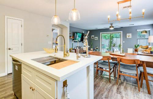 Pool Access! Suburban Home 11 Mi to Dtwn Gilbert - Photo 9