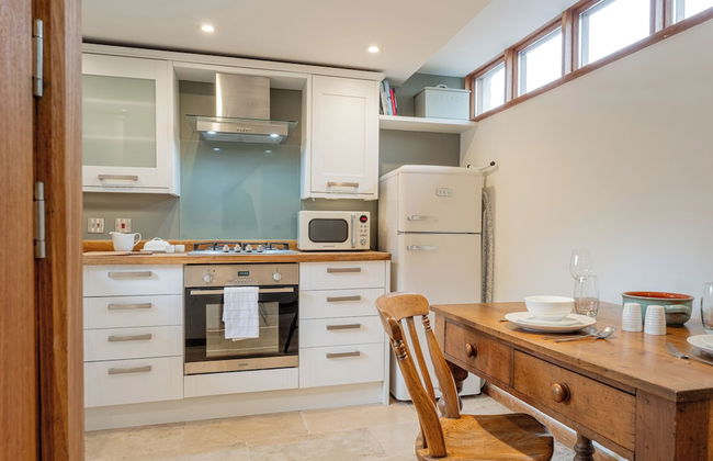 Coach House - Lovely Home in Cheltenham - Photo 34