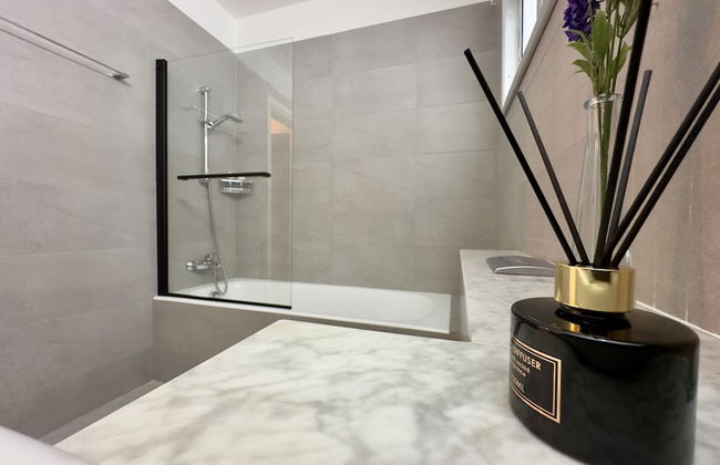 Welcome to Our Luxurious 1-bedroom Private Residence With a Special Patio - Foto 15