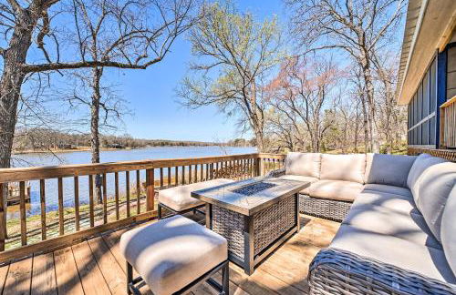 Lakefront Fort Towson Home Private Dock and 3 Decks - Foto 31