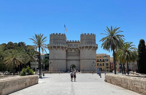 Boutique Loft 1 next to Torres de Serrano - Foto 16