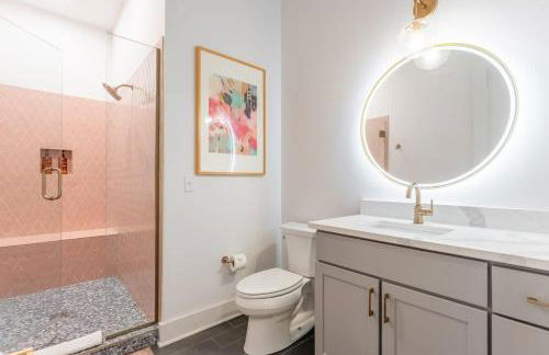 Here You Come Again by Stay Local Nashville - Foto 39