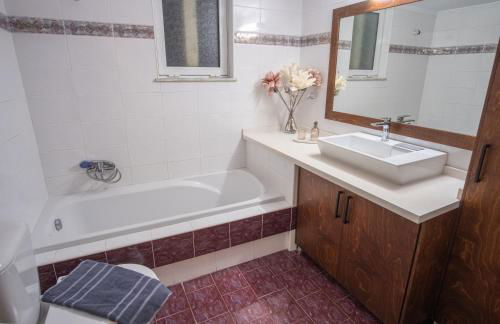 Villa Cool with Private Pool, Mountain & Sea View - Foto 92