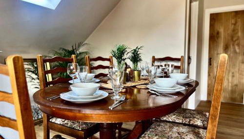 Cosy Hampshire Barn Getaway, Large garden alongside a stunning river - Fire Pit, BBQ, Outdoor seating - Country walks & Pubs - Foto 5