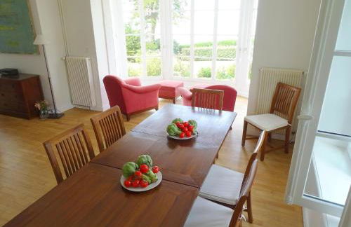 Villa in Primel with Sea View and Beach Access - Photo 14