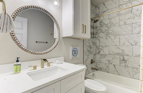 6BD Retreat for 14 with Fire Pit Patio & Lake Access - Foto 42