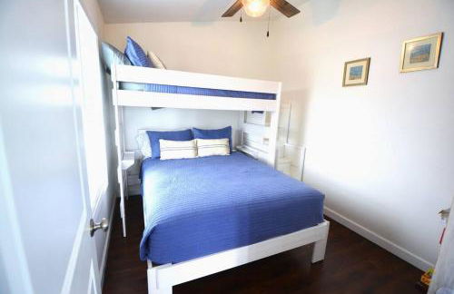 Remodeled, Grill, Outside Seating, Dock, Swimming - Photo 22