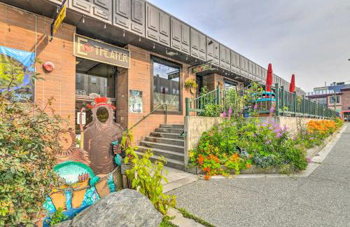 Modern Downtown Apt - Walk to Parks and Cafes! - Photo 25