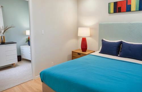 Stay in Style Hollywood Residences with Free Parking - Foto 29