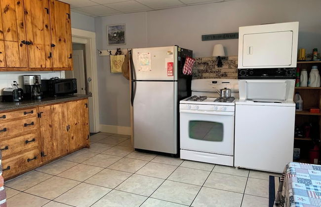 Geary House at Fifield Point - Photo 8