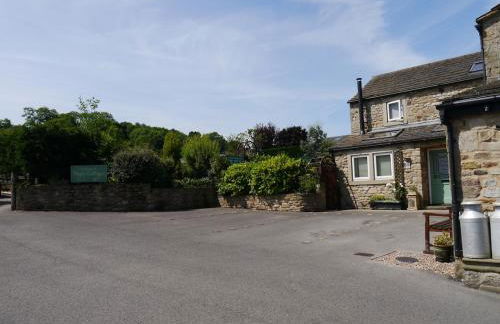 The Granary with hot tub - 2 miles from Skipton - Photo 21