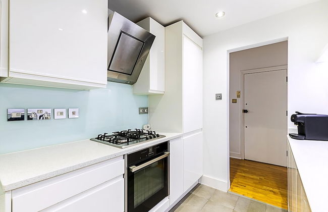 Charming Two-Bedroom Flat in West Hampstead - Photo 28