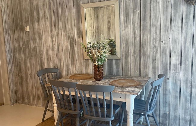 Isle Escape Retreat- Sleeps 4, Garden & Games Room - Foto 14