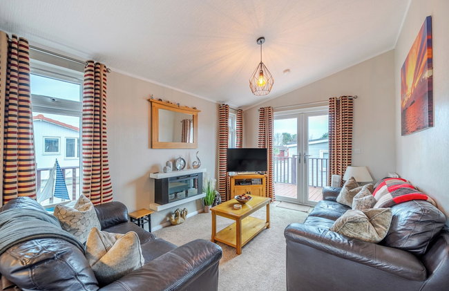 2 Bed Cabin - Sleeps 4 - Pets - 5 min to Beach - Foto 14