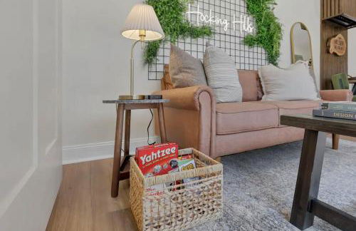 The Hillside Retreat - Cozy container home with Hot tub and Fire pit - Photo 5