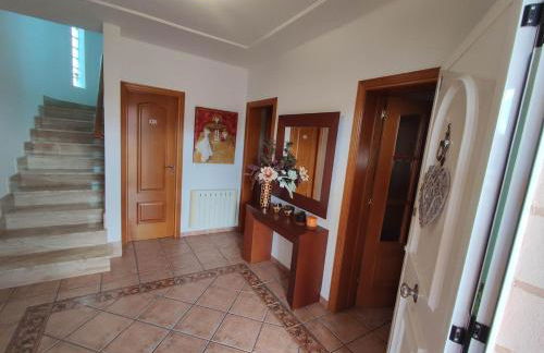 Villa Loli, Chalet con piscina, cerca de la playa y la ciudad - Photo 15