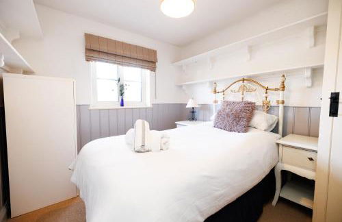 Jackdaw Cottage-Beautiful Cottage, Town Centre - Photo 21