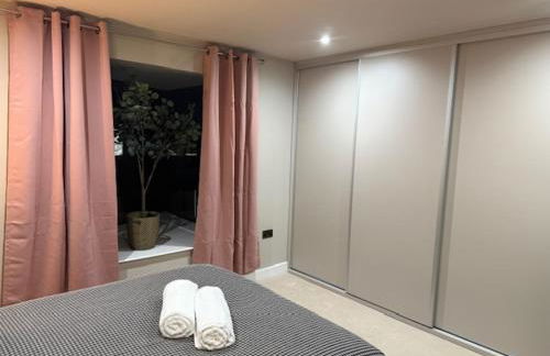 3 Bed Penthouse, 2Free Parking Spaces Close to BHX NEC - Foto 15