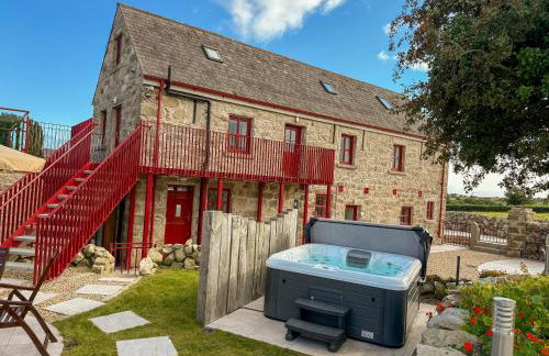 Wee Henry's Barn - Photo 2