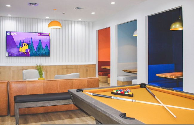 Modern Condo With Pool, Gym, Workspaces & BBQ - Foto 36