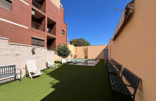 Urban Retreat with Views & Terrace - Foto 31