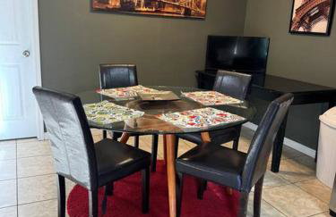 2 Bedroom Boutique Gem 10 min to the beach Washer Dryer Gated Parking Bliss 2 - Foto 5