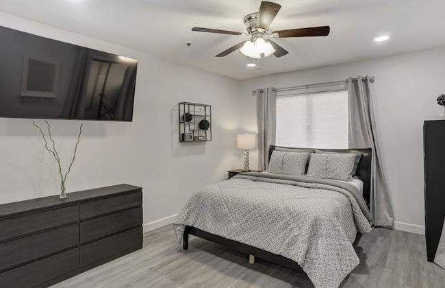 Executive 2 Bdrm Condo in the Heart of Biltmore! - Foto 3