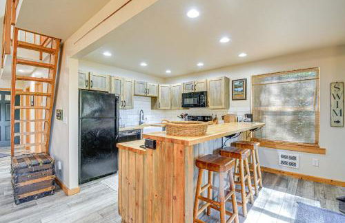 Port Orchard Lakefront Cabin with Fire Pit and Grill! - Foto 7