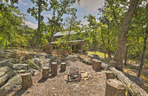 The Glabin Garrison Gem with Hot Tub and Fire Pit - Foto 31