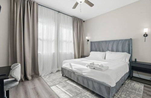 O30B Southwest Houston 2BR King Beds Pet Friendly Townhome - Foto 3