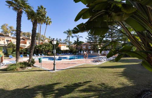 Large Ground Floor Apartment with Private Garden and Beach Access - Photo 64