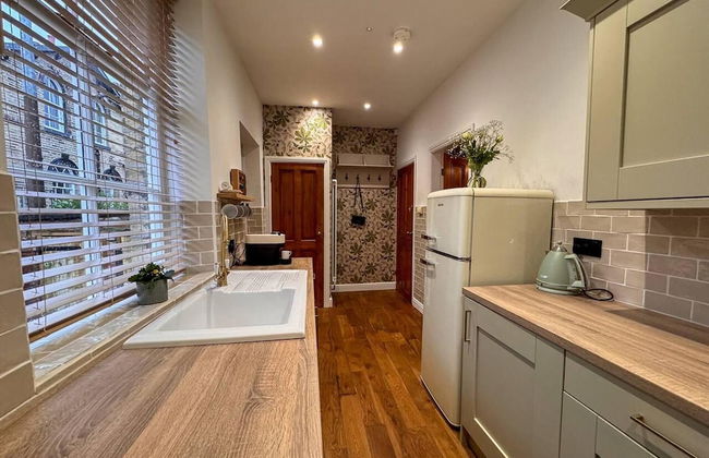 Captivating 3-bed Cottage in Saltaire - Foto 15