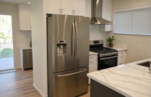 Stay in Style Hollywood Residences with Free Parking - Foto 69