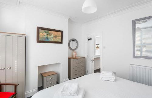 Superb location, character filled apartments by MyCityHaven - Foto 3