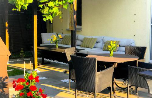 "Casa20200" 2 x Apartments je 150qm für Business, Familien, Gruppen, Handwerker 15min von BERLIN, Erdbeerhof, Outlet B5, 5min vom See Falkensee !! 2 Apartment each 150qm for BUSINESS , FAMILIES 15min from BERLIN!! - Foto 31