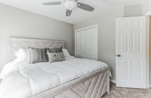 Country Haven - Hot Tub & Pool! Game Room, King Beds, Mins 2 dwtn - Foto 32