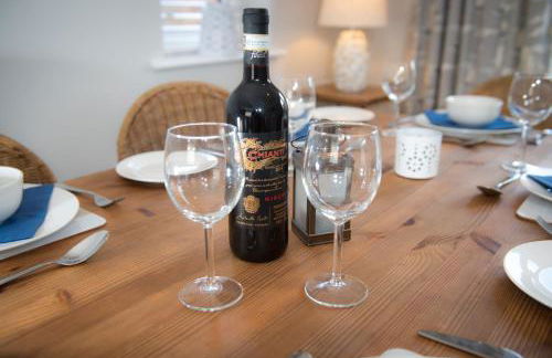 Anglesey Coastal Cottage 200 metres from Beach, Dog and Family Friendly - Foto 8