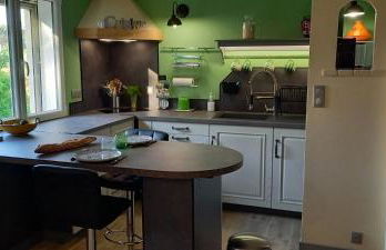 Logement lumineux, entièrement rénové avec jardin - Foto 5