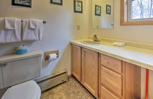 Upson Ski-InandSki-Out, End-Unit Cabin with Fireplace! - Foto 14