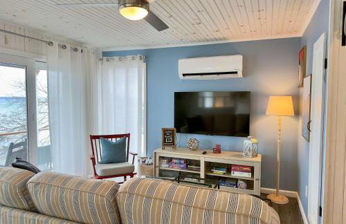 Waters Edge Lakefront with Kayaks Fire Pit and Dock - Foto 17