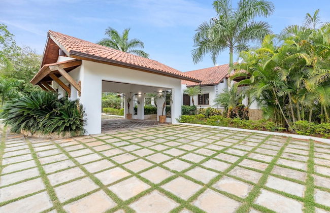 Casa de Campo Villa Luxurious Property up to 12 People With Pool Jacuzzi BBQ Golf - Photo 42