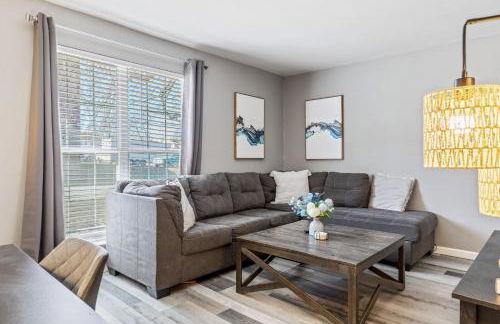 604 1 Two Bedroom One Bath with King near Main Street - Foto 24