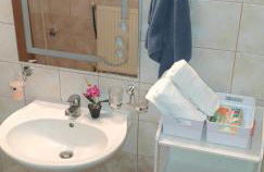 BAKIRAS HOUSE - Photo 13