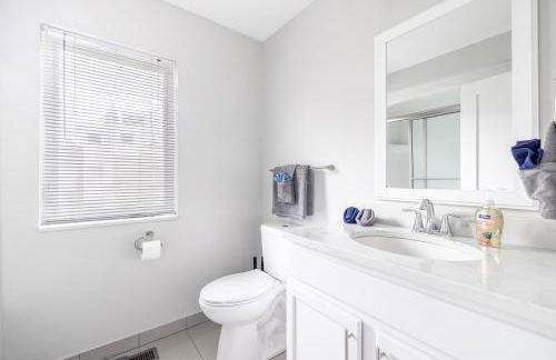 Luxury Downtown Townhome Private Garage Unit 4 - Photo 22