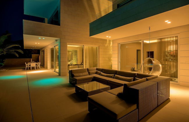 Beachfront Villa Seven Sins with Pool - Foto 50