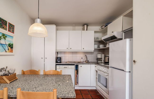 Camps Bay Holiday Apartment w Private Pool CBT Palm Suite - Photo 14